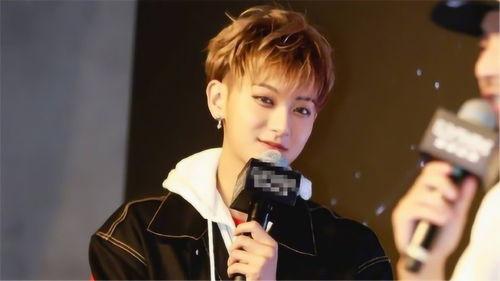 圈内爆料黄子韬唐嫣,娱乐圈新恋情引热议  第1张